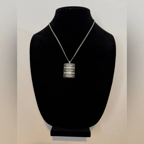 Tres Chic Stainless Steel Silver Pendant Necklace with Rhinestones. NWT - Picture 2 of 9